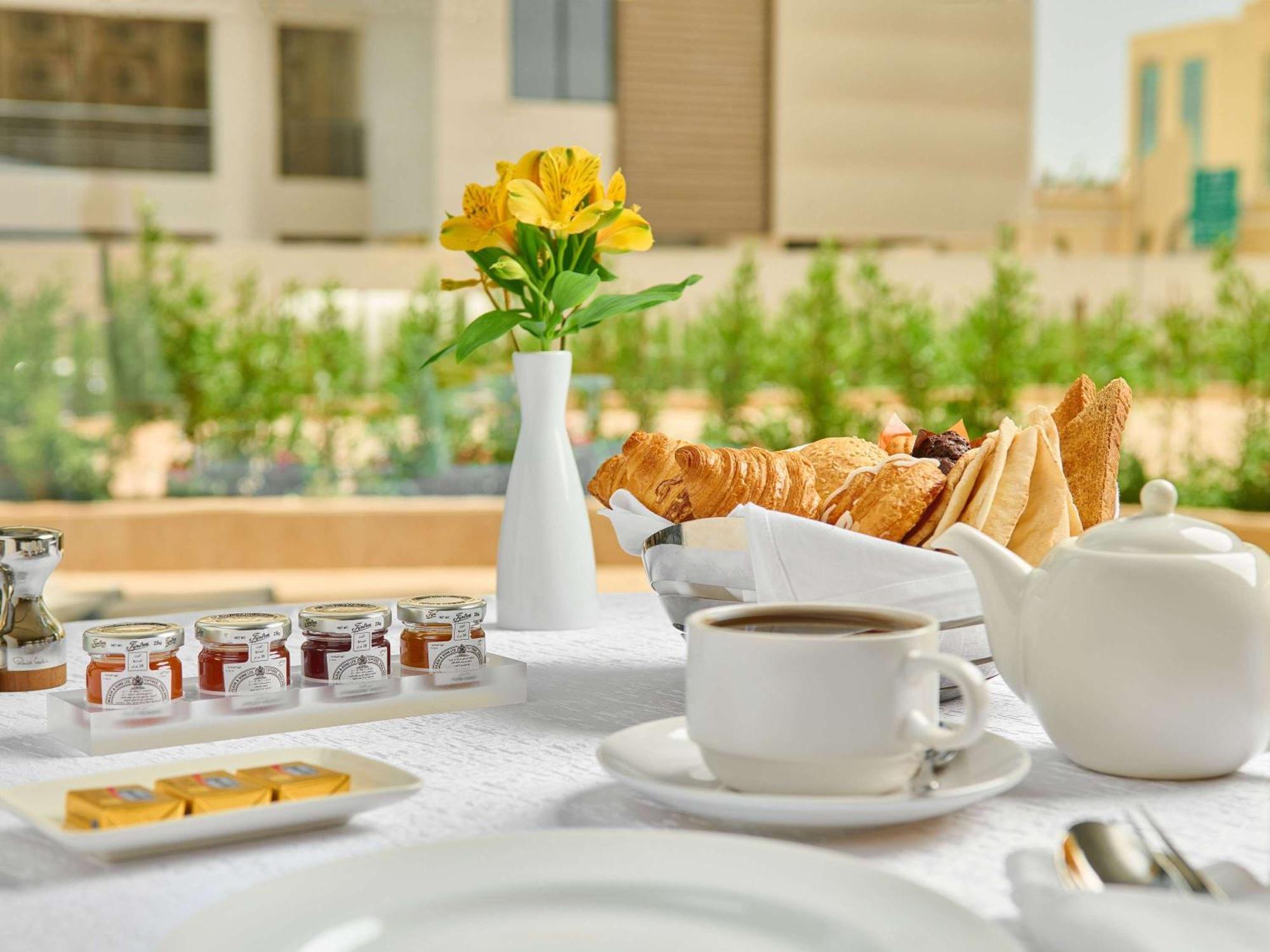 Mercure Al Anoud Hotel 4*